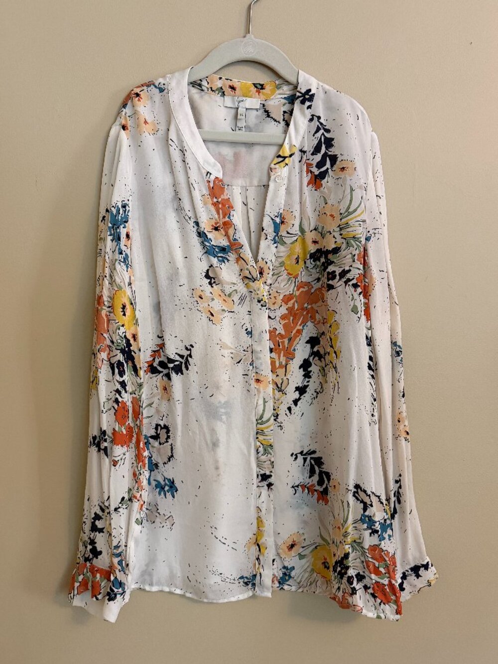 Floral print 100% silk Joie button down blouse.